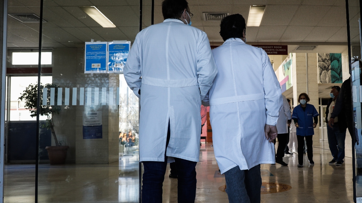 Ρομά μετέτρεψαν το Θριάσιο νοσοκομείο σε “ρινγκ” – Αφορμή η… αναμονή για την αξονική