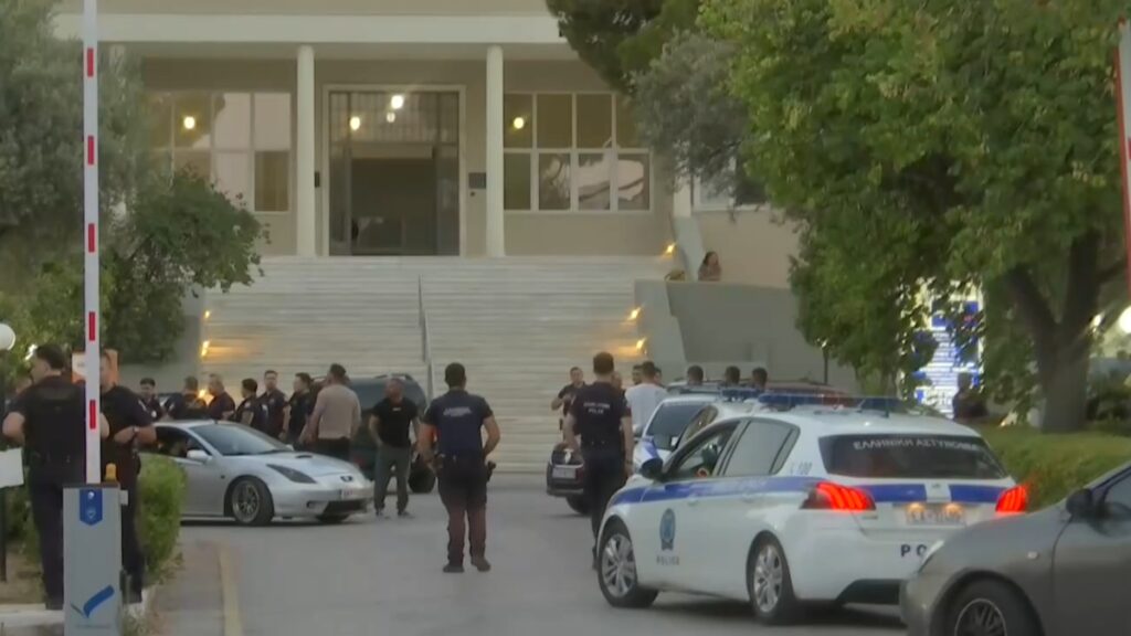 Φωτιά στο Σισμανόγλειο νοσοκομείο – Εκκενώθηκαν προληπτικά δωμάτια λόγω του καπνού