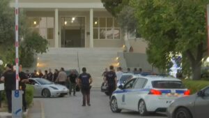 Φωτιά στο Σισμανόγλειο νοσοκομείο – Εκκενώθηκαν προληπτικά δωμάτια λόγω του καπνού