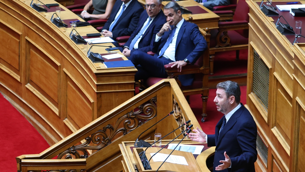 Η “μάχη” Μητσοτάκη – Ανδρουλάκη στη Βουλή για την ακρίβεια (βίντεο)