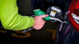 Έρχεται μείωση 10 λεπτών στη βενζίνη και 5 λεπτών στο diesel – Τη Δευτέρα οι ανακοινώσεις