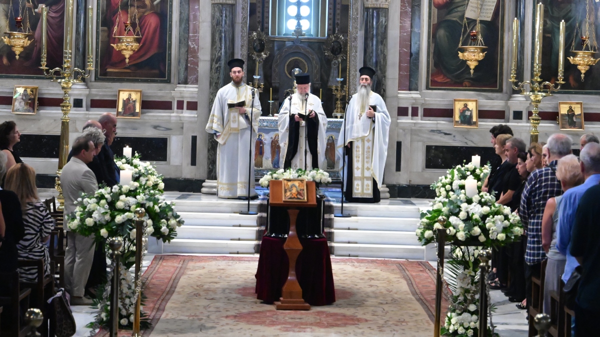Κηδεία Μάρως Κοντού