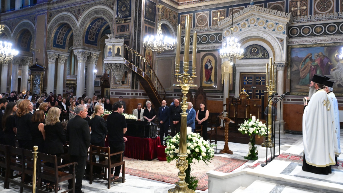 Κηδεία Μάρως Κοντού
