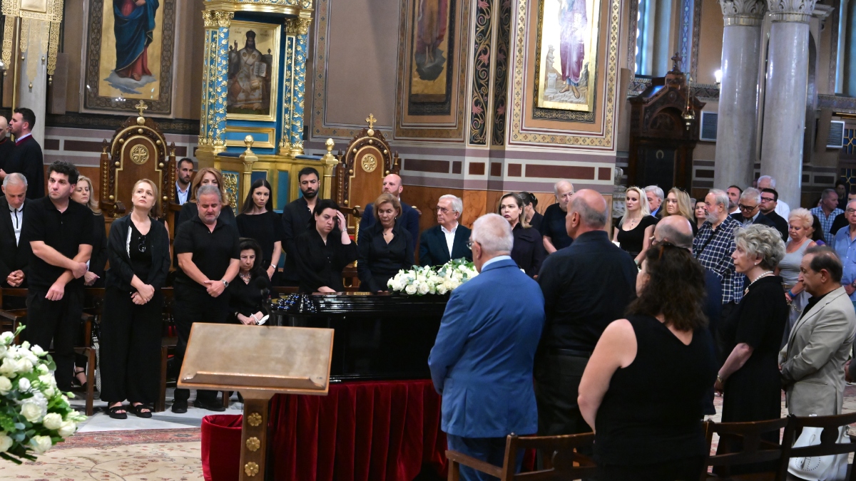 Κηδεία Μάρως Κοντού