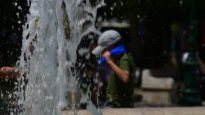 “Φούρνος” η χώρα έως την Τετάρτη – Στους 41 βαθμούς θα σκαρφαλώσει σήμερα ο υδράργυρος