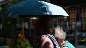 Πώς επηρεάζει ο καύσωνας την καρδιά – Οδηγίες επιβίωσης για τους καρδιοπαθείς