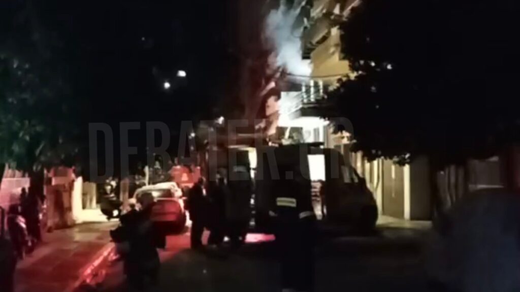 Φωτιά σε διαμέρισμα στον Πειραιά: “Βγήκα τελευταίος από την πολυκατοικία, θα καιγόμασταν όλοι”