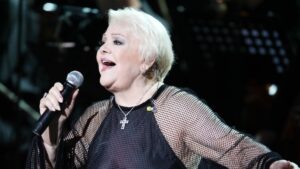 Μαίρη Λίντα: “Έφυγε ήρεμα και ειρηνικά” – Θλίψη για τον θάνατο της μεγάλης φωνής του ελληνικού πενταγράμμου