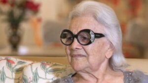 Μαίρη Λίντα: Η τελευταία συνέντευξη μέσα από το γηροκομείο – “Μου λείπει το χειροκρότημα και η αγάπη”