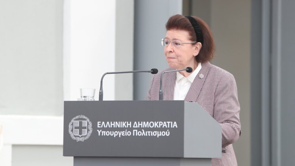 Λίνα Μενδώνη για Μαίρη Λίντα: “Σίγησε μία από τις διαχρονικά εκφραστικότερες φωνές του ελληνικού τραγουδιού”