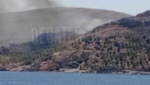 Μεγάλη αναζωπύρωση της φωτιάς στην Κάλυμνο – Πάνω από το λιμάνι οι φλόγες