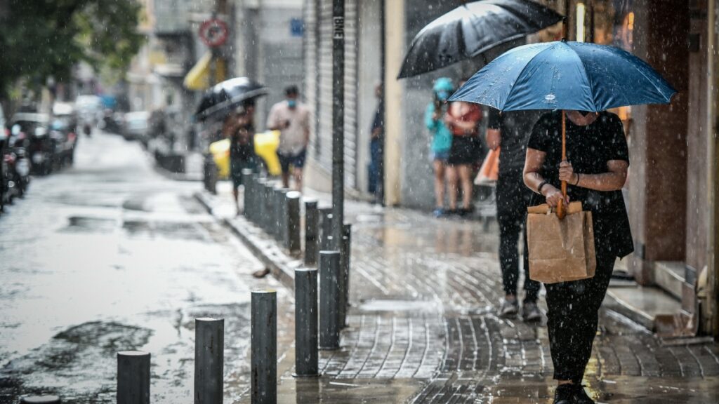 Κακοκαιρία εξπρές με καταιγίδες, μπουρίνια, κεραυνούς και χαλάζι – Σε “Red Code” σήμερα 11 περιοχές