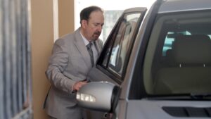 Ο Γιάννης Παπαμιχαήλ απαγορεύει τη χρήση του ονόματος και της εικόνας της Αλίκης Βουγιουκλάκη, χωρίς την άδειά του