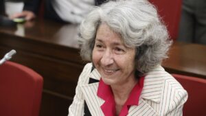 Το “καρφί” της Έρης Ρίτσου για τον Γιώργο Χατζιδάκι: “Ο πατέρας μου δεν έγραψε ποίηση για να έχω εγώ προίκα”