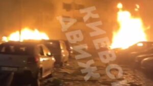 Νέο, σφοδρό σφυροκόπημα της Ρωσίας στην Ουκρανία –  Τουλάχιστον 10 νεκροί και πολλοί τραυματίες (βίντεο)