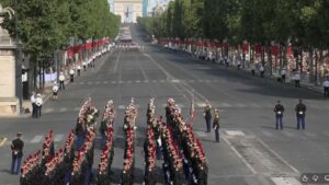 Ημέρα της Βαστίλης: LIVE η μεγαλειώδης παρέλαση στο Παρίσι για την 14η Ιουλίου