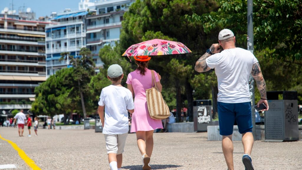 Καιρός σήμερα: Άνοδος της θερμοκρασίας και αφρικανική σκόνη – Πού θα εκδηλωθούν μπόρες