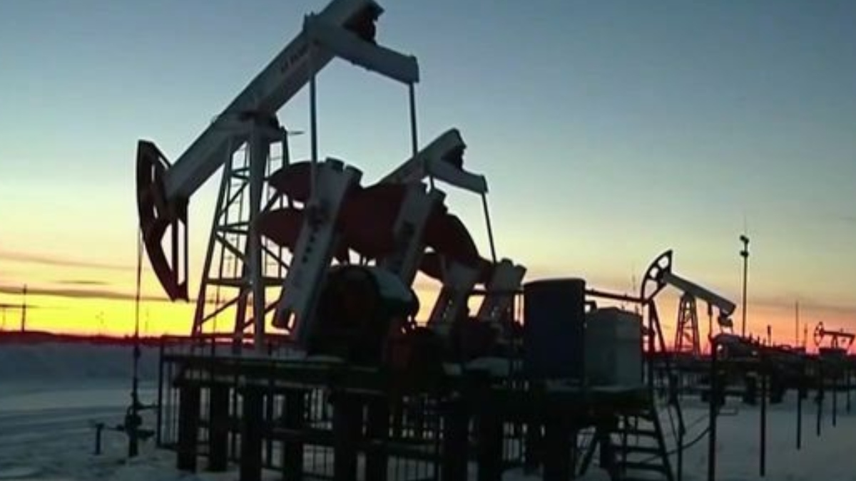 Εκτινάχθηκαν οι τιμές του πετρελαίου μετά την αναζωπύρωση της έντασης στη Μέση Ανατολή