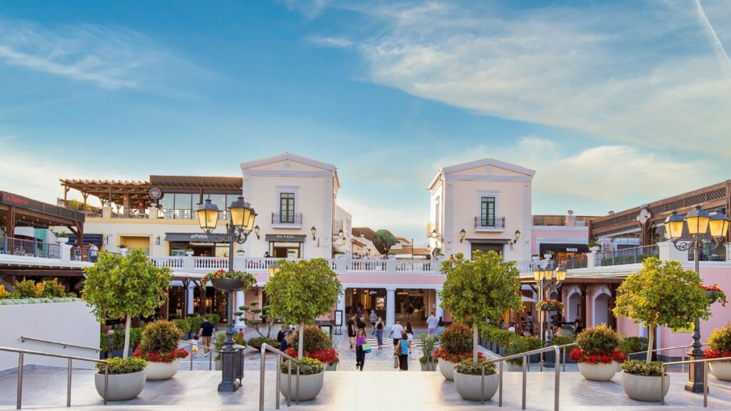 Το καλοκαίρι έχει όλα όσα αγαπάς στο Designer Outlet Athens