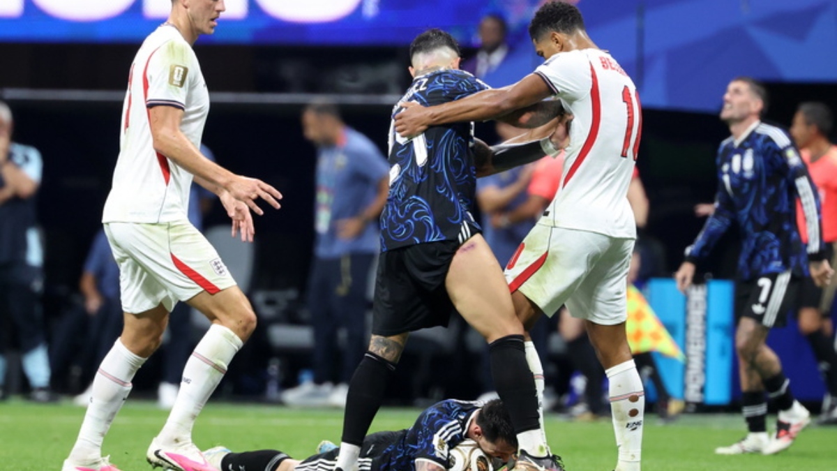 Μουντιάλ 2026: Η ένταση στον… αέρα του Αγγλία – Αργεντινή, η σύρραξη στο φινάλε, το χαστούκι του Μπέλιγχαμ και ο έντονος διάλογος με τον Μέσι (βίντεο)