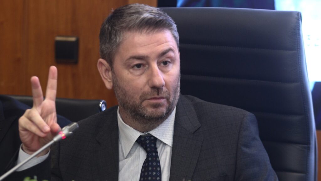 Ανδρουλάκης στο ΕΕΑ: «Επτά παρεμβάσεις για την αναγέννηση της μικρομεσαίας επιχείρησης»