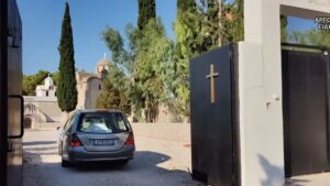 Ανείπωτος θρήνος στην κηδεία του 20χρονου Θοδωρή από το Άργος – Σε λευκό φέρετρο η σορός του (βίντεο)