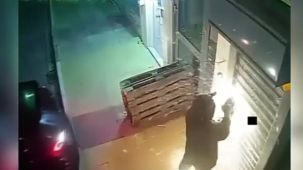 Βίντεο ντοκουμέντο από τη δράση σπείρας που ανατίναζε ATM και έκλεβε αυτοκίνητα – Συνελήφθη ο «εγκέφαλος»