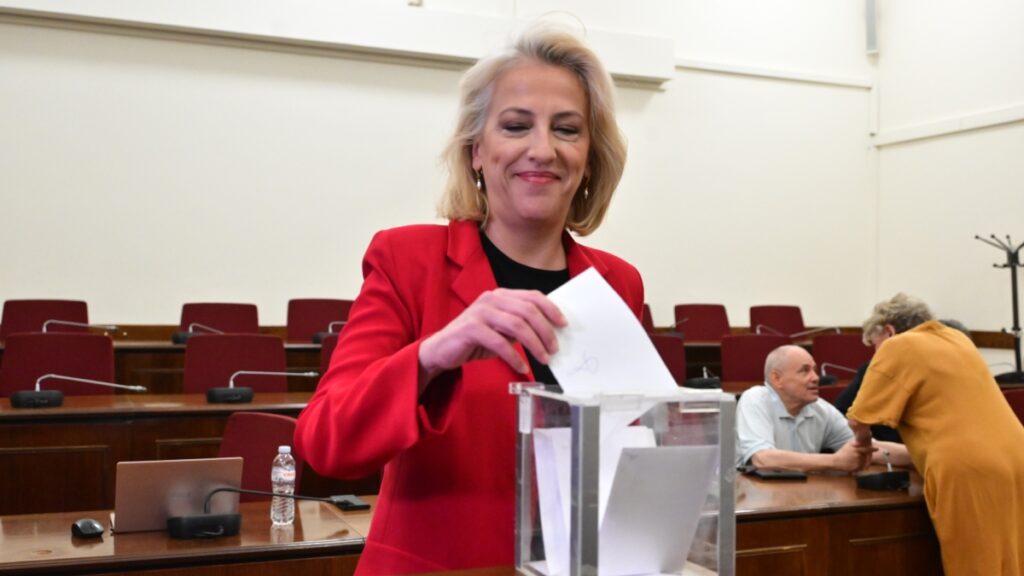 Ρένα Δούρου: Το βιογραφικό και η πορεία της νέας πρόεδρου της ΚΟ του ΣΥΡΙΖΑ