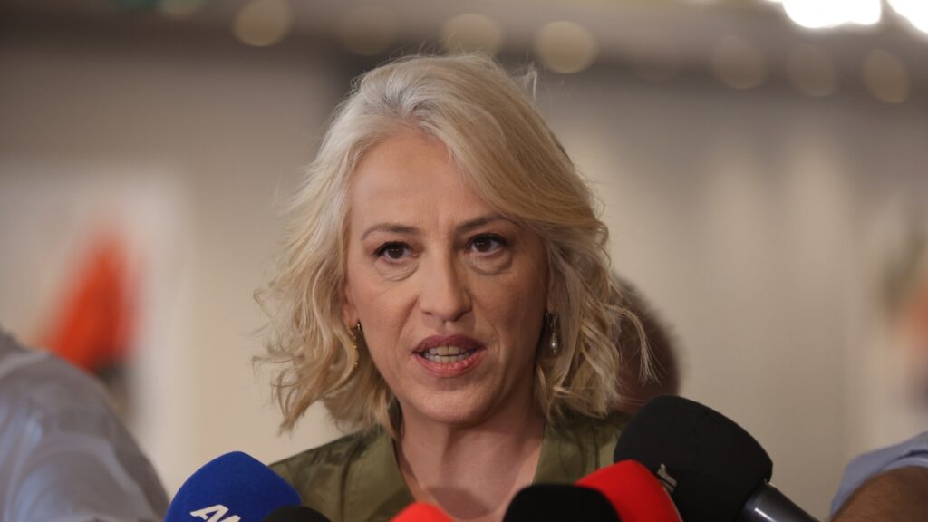 Ρένα Δούρου: “Θα είμαι υποψήφια για την ηγεσία του ΣΥΡΙΖΑ – Κακή ανάγνωση η παραίτηση Φάμελλου”