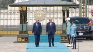 Σύνοδος ΝΑΤΟ: Στο Προεδρικό Μέγαρο ο Ντόναλντ Τραμπ – Ξεκίνησε η συνάντηση με τον Ερντογάν