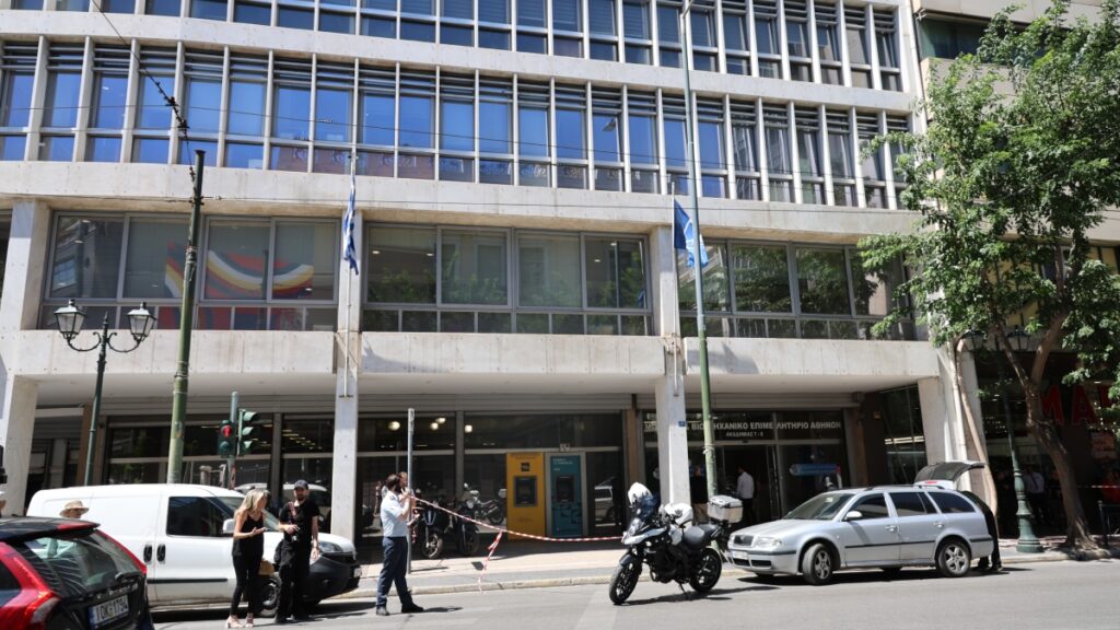 Φάρσα το τηλεφώνημα για βόμβα στον ΕΒΕΑ – Ολοκληρώθηκε ο έλεγχος του ΤΕΕΜ