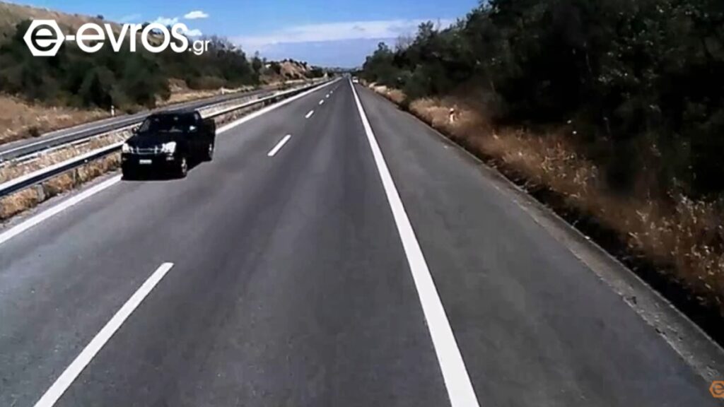Έβρος: Οδηγός νταλίκας κατέγραψε τρία αυτοκίνητα να κινούνται ανάποδα στην Εγνατία Οδό – Δείτε το βίντεο