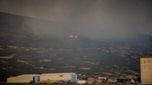 Φωτιά στο Καλαπόδι Φθιώτιδας: Βελτιωμένη η εικόνα της πυρκαγιάς, μάχη με τις αναζωπυρώσεις