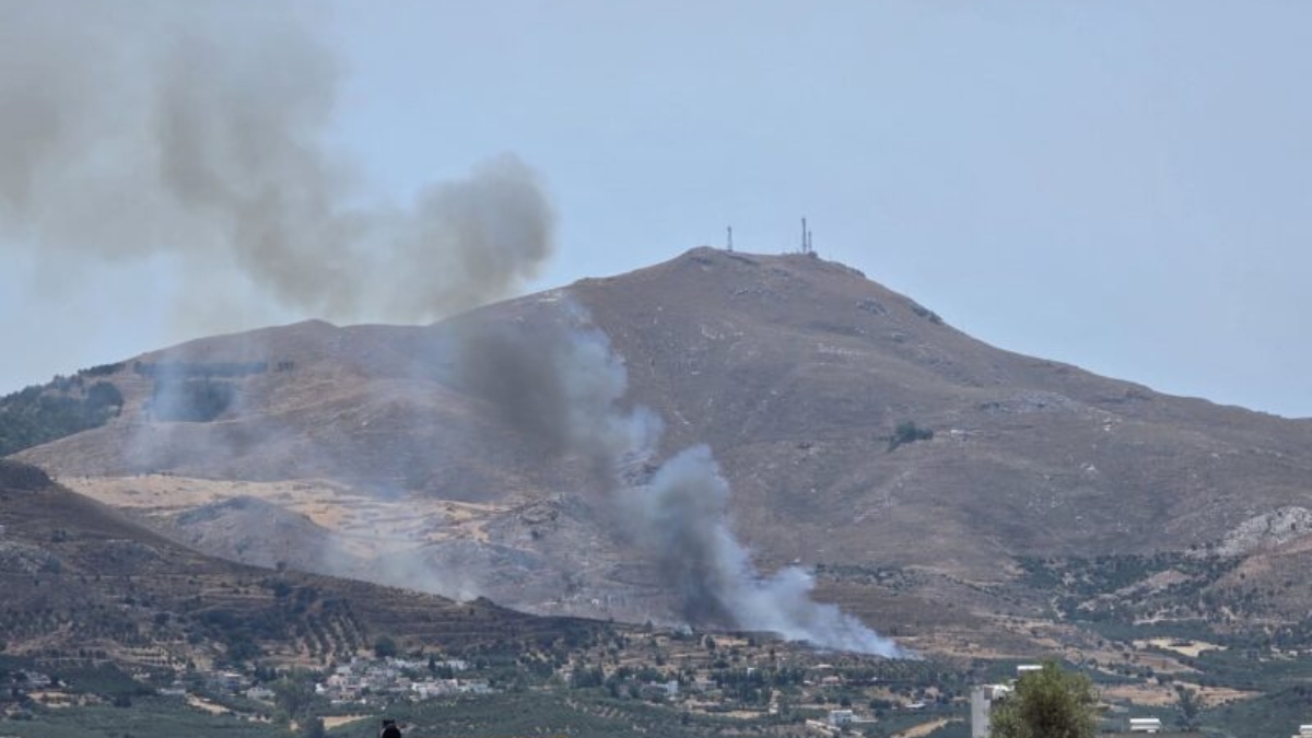 Φωτιά στην Αληθινή Ηρακλείου: Μήνυμα από το 112 – “Παραμείνετε σε ετοιμότητα”, σηκώθηκαν δύο ελικόπτερα