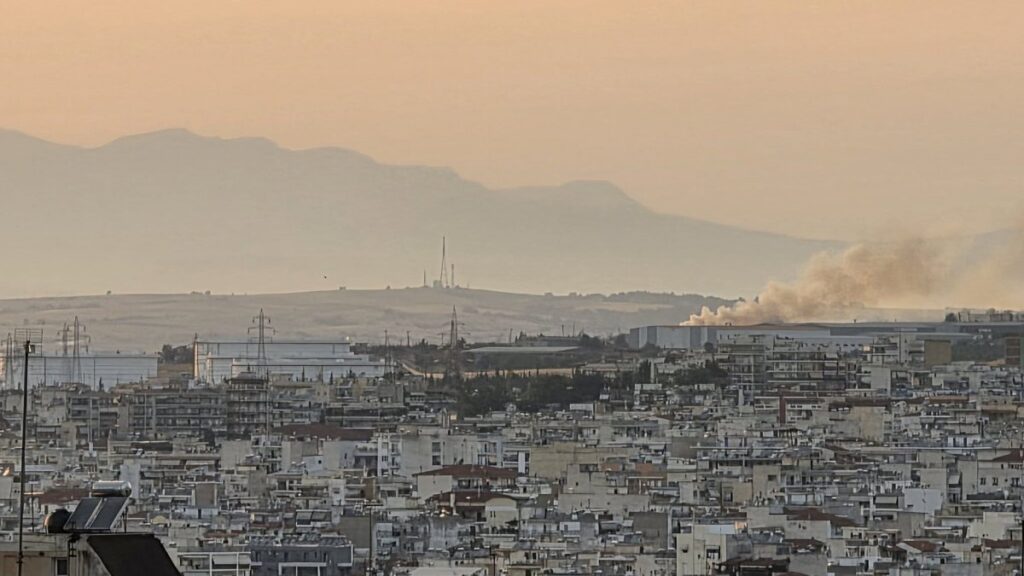 Φωτιά τώρα στη Θεσσαλονίκη: Νέα πυρκαγιά στα Διαβατά – Η τρίτη μέσα σε μία ημέρα