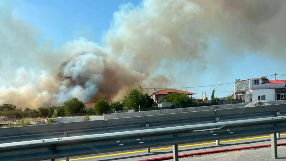 Οριοθετήθηκε η φωτιά στην Πυλαία Θεσσαλονίκης – Προηγήθηκαν δύο μηνύματα του 112