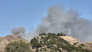 Φωτιά στην Σκάλα Ερεσσού Μυτιλήνης – Επιχειρούν 4 εναέρια μέσα