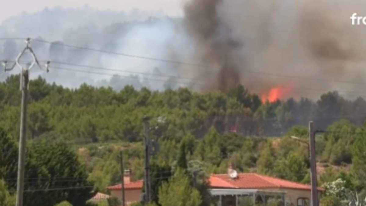 «Πύρινη κόλαση» στην Γαλλία: Μάχη με τις φλόγες δίνουν 2000 πυροσβέστες σε μέτωπα στο νότιο τμήμα (Βίντεο)