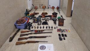 Γαργαλιάνοι: Χειροπέδες σε πυροσβέστη, πρώην πρόεδρο κοινότητας και στον αδελφό του, για εμπρησμούς από πρόθεση