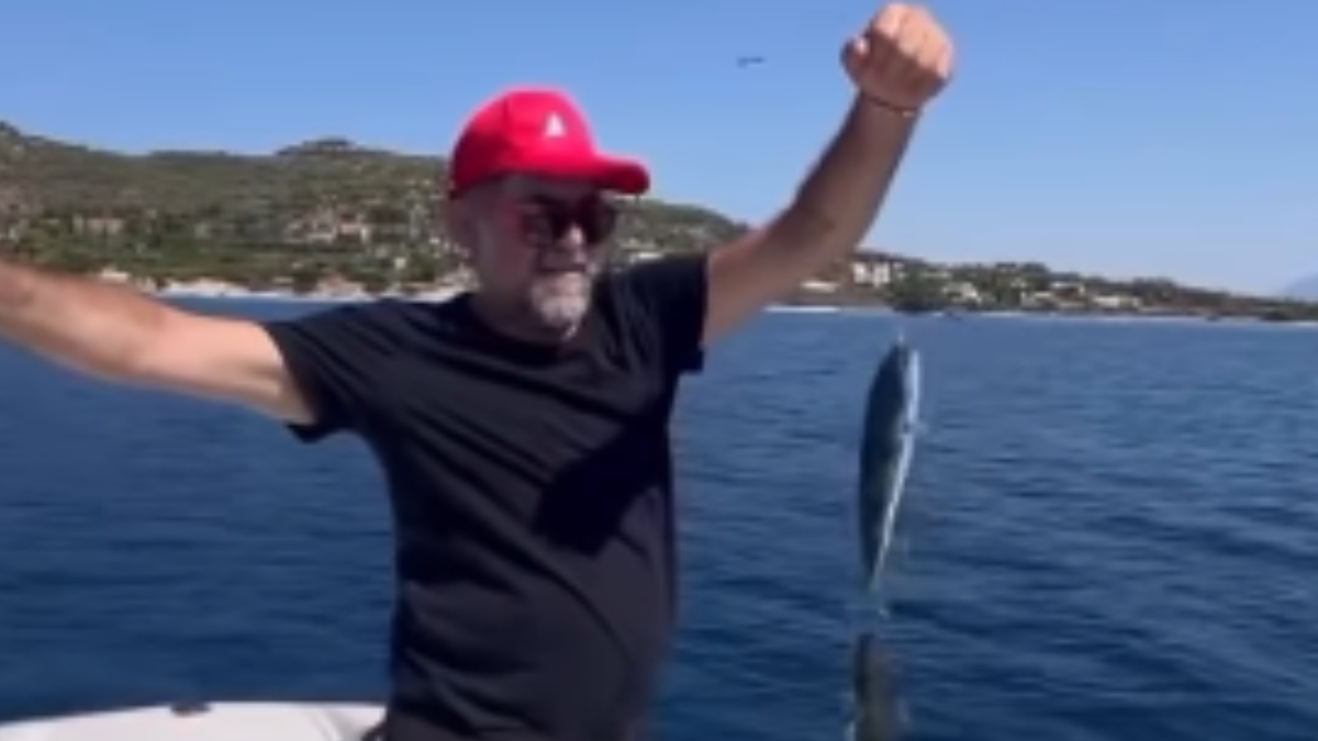 Μιχάλης Ιατρόπουλος: Λαγοκέφαλοι πιάστηκαν στο αγκίστρι του – “Από τους μ@@@ δεν γλυτώνεις ποτέ” (βίντεο)