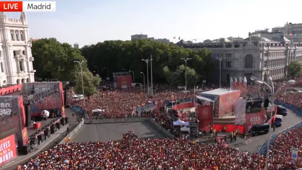 Δείτε LIVE – Λαοθάλασσα στη Μαδρίτη υποδέχεται την πρωταθλήτρια κόσμου Ισπανία