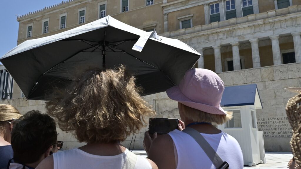 Καιρός: Ανεβαίνει η θερμοκρασία με 40άρια στο τέλος της εβδομάδας – Η Κυριακή η πιο ζεστή μέρα