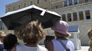 Καιρός: Ανεβαίνει η θερμοκρασία με 40άρια στο τέλος της εβδομάδας – Η Κυριακή η πιο ζεστή μέρα