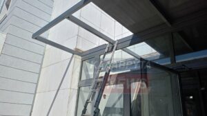 Καλάβρυτα: Σοβαρό εργατικό ατύχημα στο Δικαστικό Μέγαρο – 45χρονος έπεσε από σκάλα