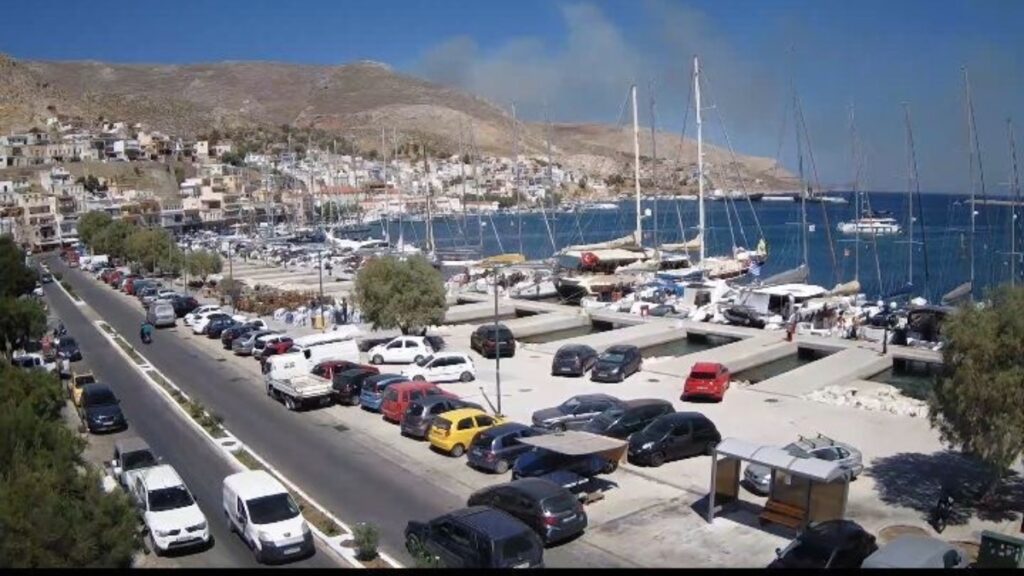 Φωτιά στον Βαθύ Καλύμνου – Μεγάλη κινητοποίηση των πυροσβεστικών δυνάμεων, λαμβάνει διαστάσεις το μέτωπο