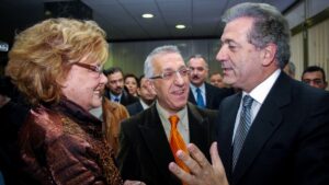 «Ένα ποτήρι ουίσκι και ένα τσιγάρο…» – Έκανε πράξη την τελευταία επιθυμία της Μάρως Κοντού ο Νικήτας Κακλαμάνης