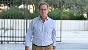 Δίκη Λιγνάδη: “Ήρθε στο δωμάτιο και με κακοποίησε, πώς τα κάνεις αυτά σε έναν 17χρονο;” – Η συγκλονιστική κατάθεση του 29χρονου καταγγέλλοντα