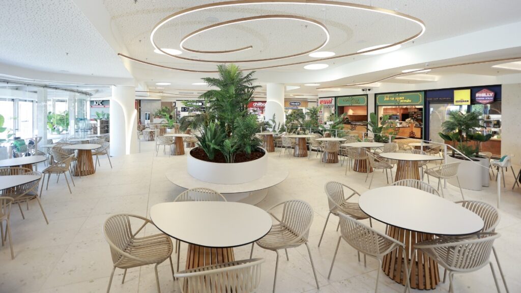 NEW LOOK, SAME GREAT TASTE: Το ανανεωμένο Food Court του Mediterranea Cosmos σας προσκαλεί να το ανακαλύψετε ξανά