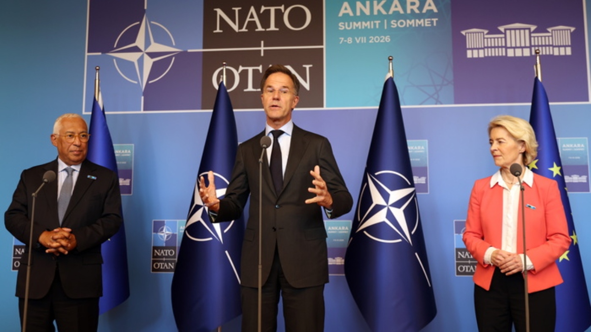 Ο Ερντογάν έκανε δώρο πιστόλια και πυρομαχικά σε ηγέτες που συμμετείχαν στη σύνοδο του ΝΑΤΟ