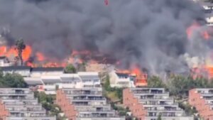 «Κόλαση» στη Νορβηγία: Περισσότερα από 50 σπίτια καταστράφηκαν εξαιτίας πυρκαγιάς (Βίντεο)